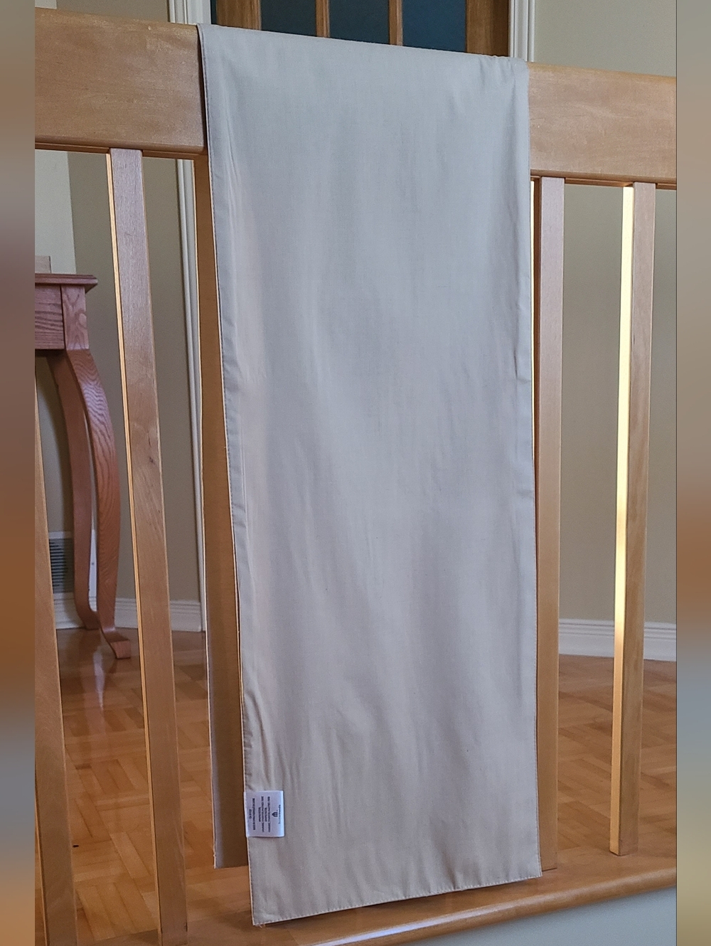 Table Runner / Soft Neutral Design - Picture 5 of 5